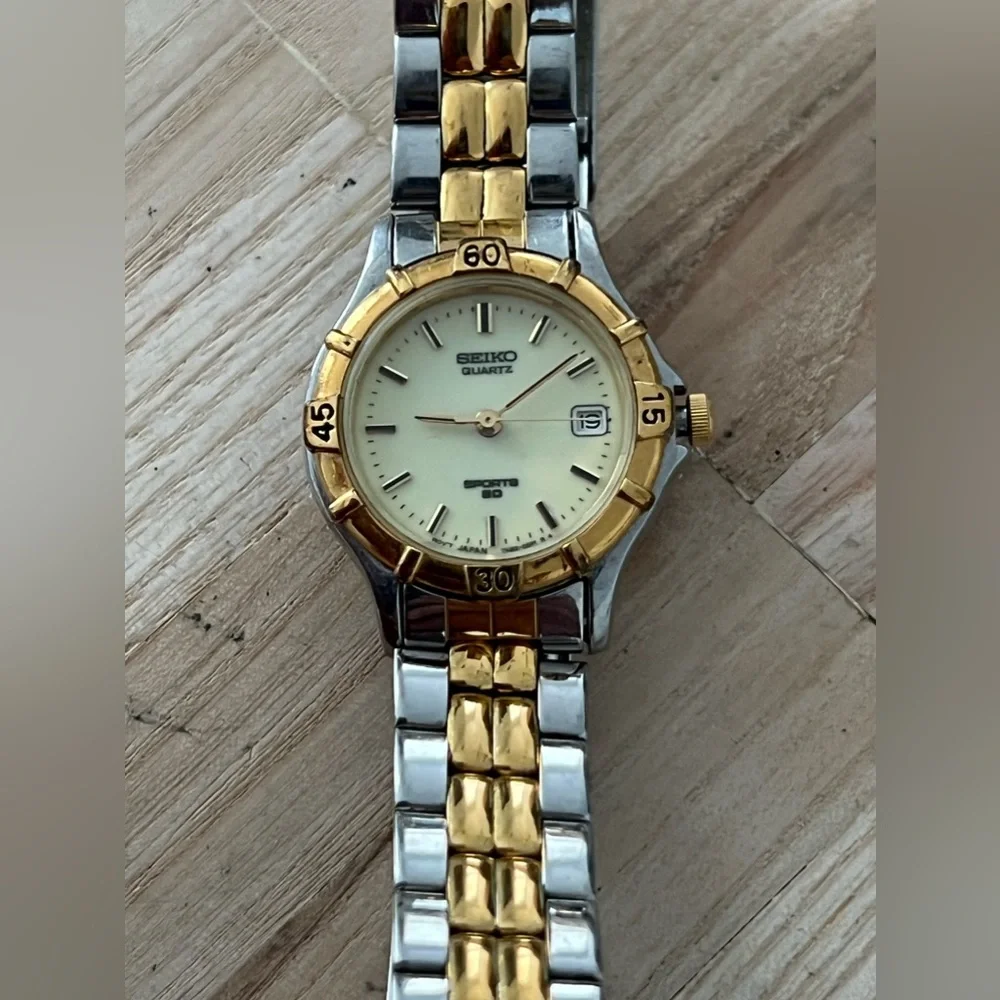 Seiko Sport 50 Ladies Watch Vintage Two-Tone Bracelet Iridescent Dial Date - Picture 6 of 16